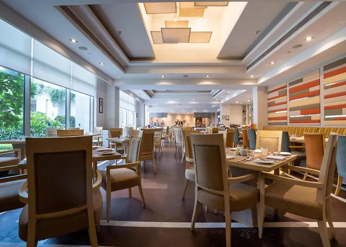 Doubletree By Hilton Agra Hotel