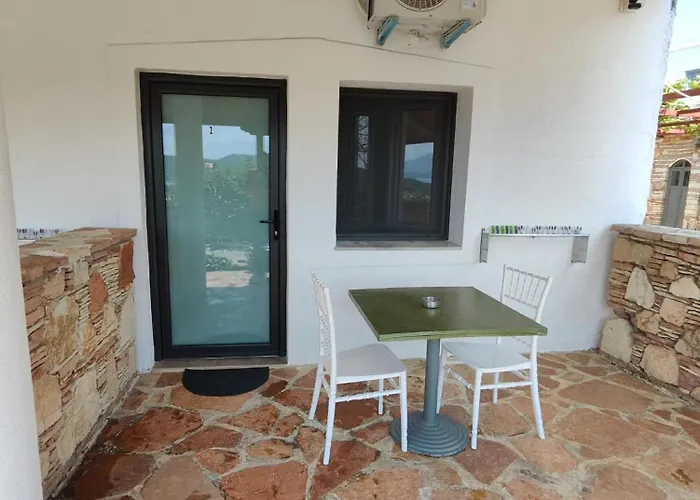 John'S Guesthouse Ksamil