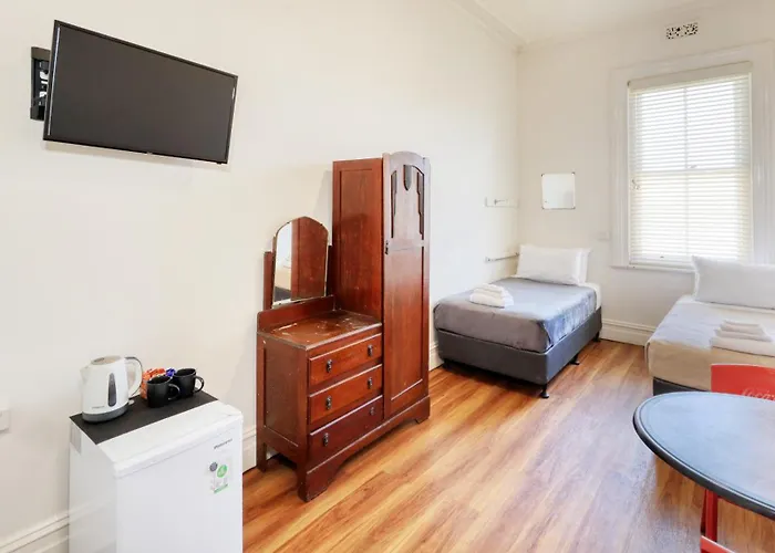 Maclean Hotel