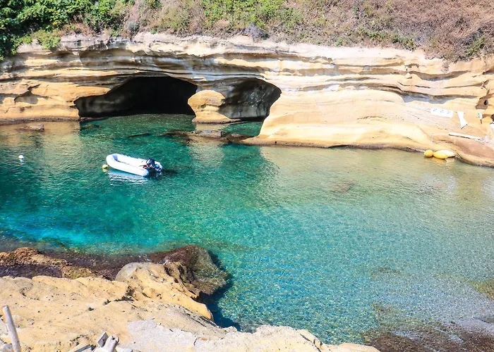 Baia Delle Rocce Verdi Resort Nápoles