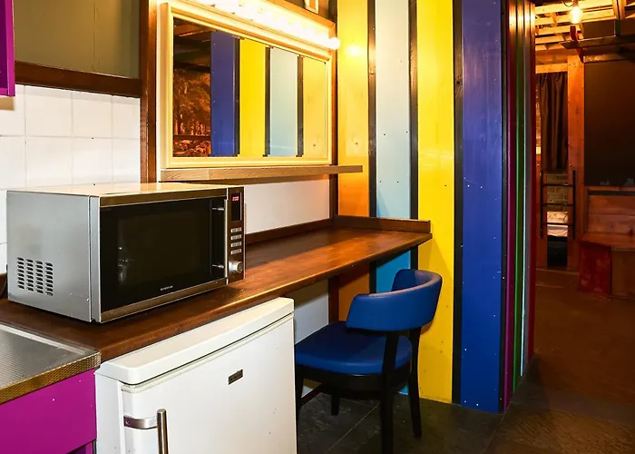 Amsterdam Teleport Hotel - Free Parking
