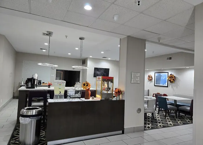 La Quinta Inn & Suits By Wyndham Pontoon Beach Il
