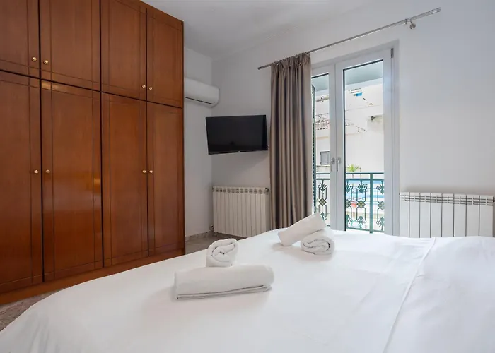 Galaxy Rooms Paralio Astros