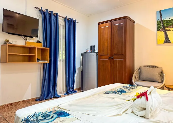 Buisson Guesthouse La Digue 