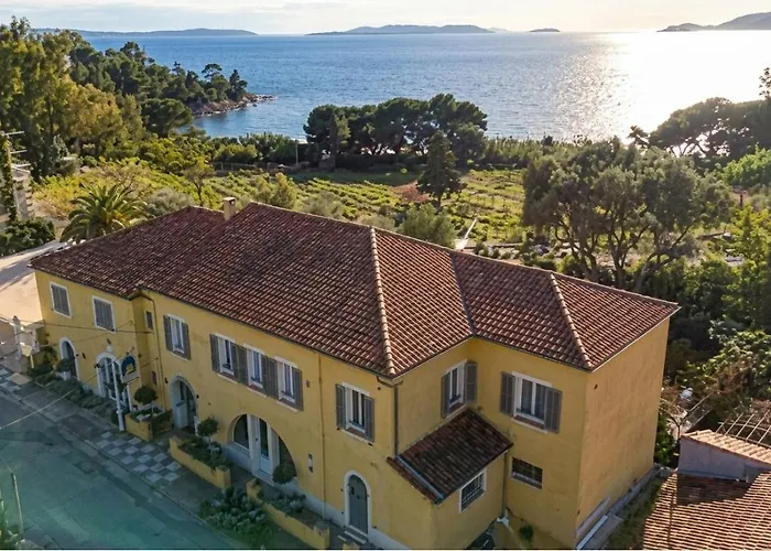 Hotel De La Fossette Le Lavandou