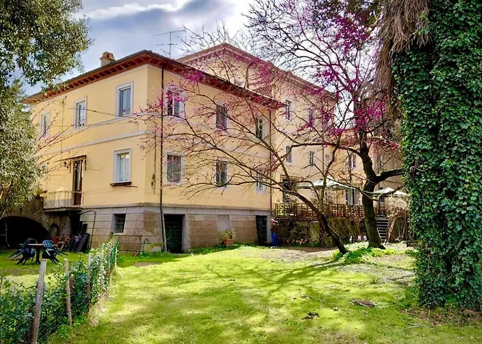 Villa La Dogana - B&B With A Lovely Garden - Private Parking - Slow Living In An Old-Fashioned Historical Home Lucca