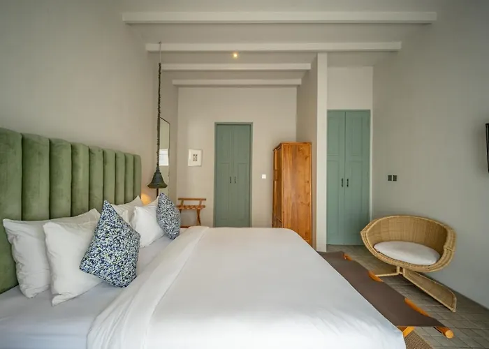 Studio O - Two-Floor Studio, Walk To The Beach Seminyak 