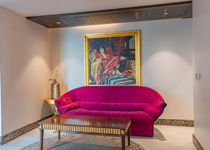 Seven Seas Hotel Delhi 