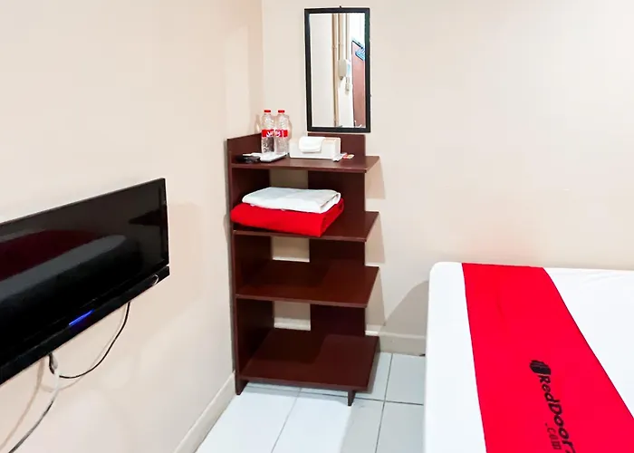 Reddoorz Near Riau Junction Mall 2 Bandung