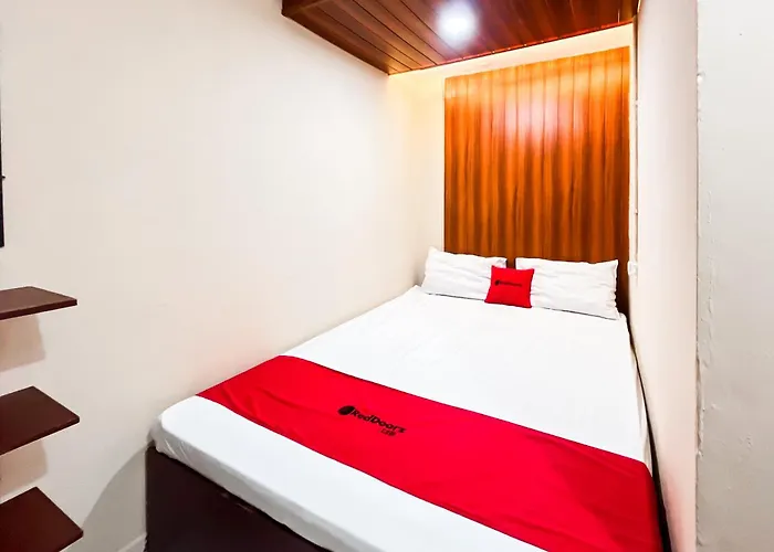 Reddoorz Near Riau Junction Mall 2 Bandung