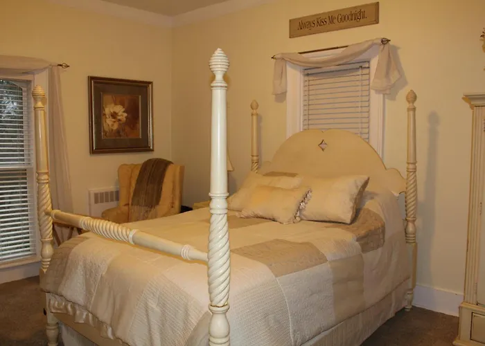 Monroe Manor Inn South Haven