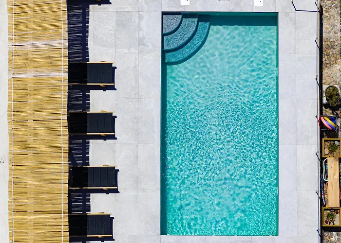 Birds Villa Apartments With Heated Pool - Including Car And Breakfast Períssa