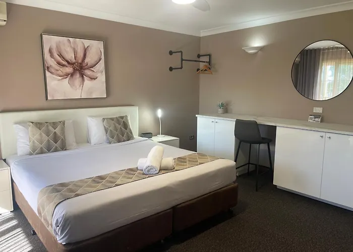 Oasis Inn Ulladulla - Welcoming Guests 18 Years And Older