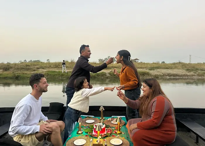 Sapana Village Lodge Sauraha