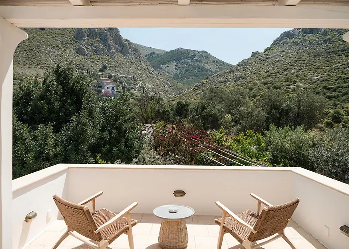 Bellevalia Hydra Hotel