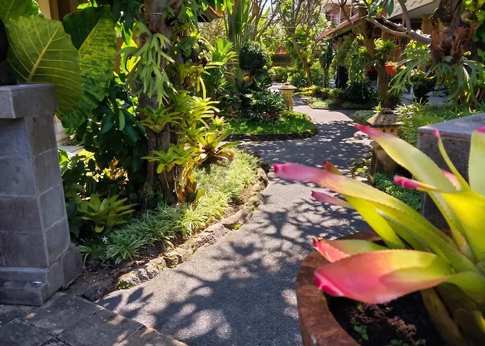 Flamboyan Hotel Kuta Lombok