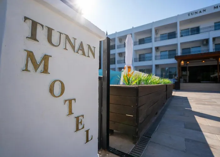 Tunan Motel Ayvalı