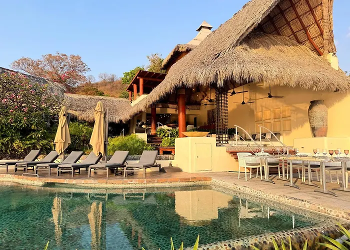 Tentaciones Hotel & Lounge Pool - Adults Only Zihuatanejo