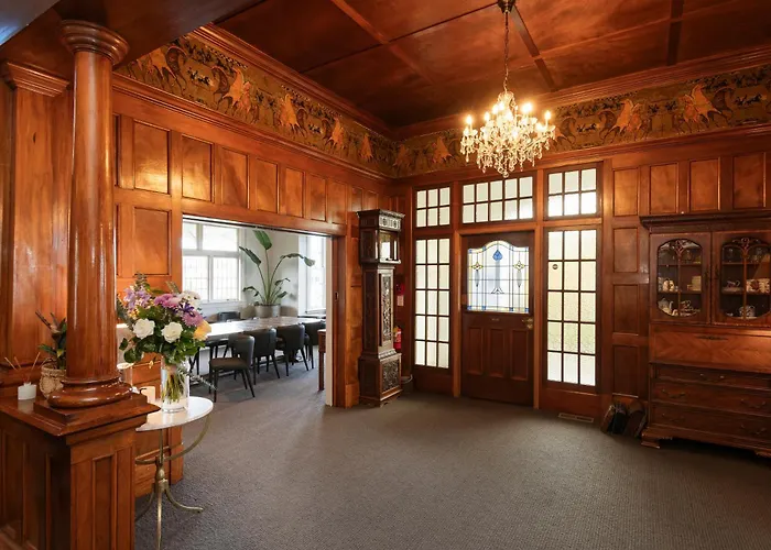Cedar House Bed & Breakfast Gisborne