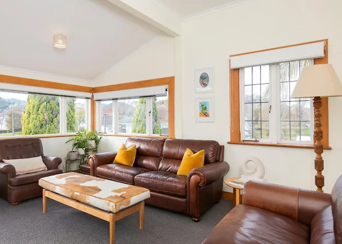 Cedar House Bed & Breakfast Gisborne