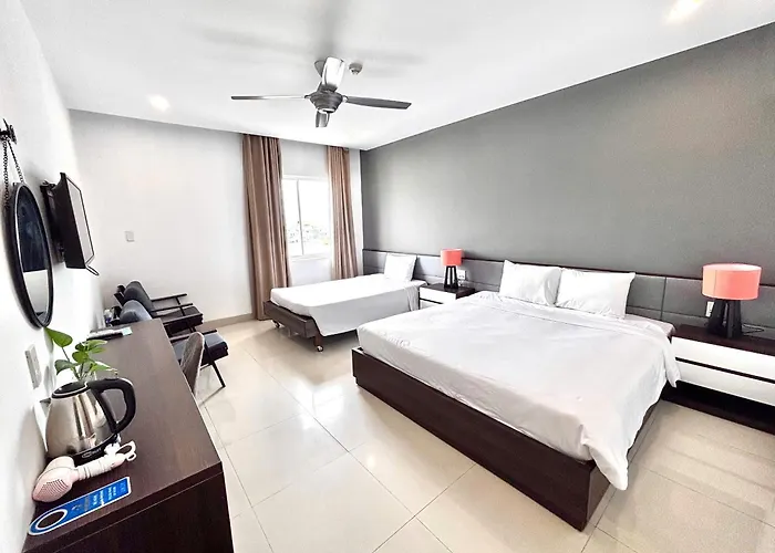 My Khe 2 Da Nang Seafront Hotel