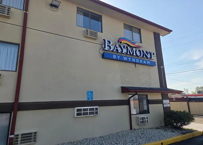 Baymont By Wyndham Findlay Motel