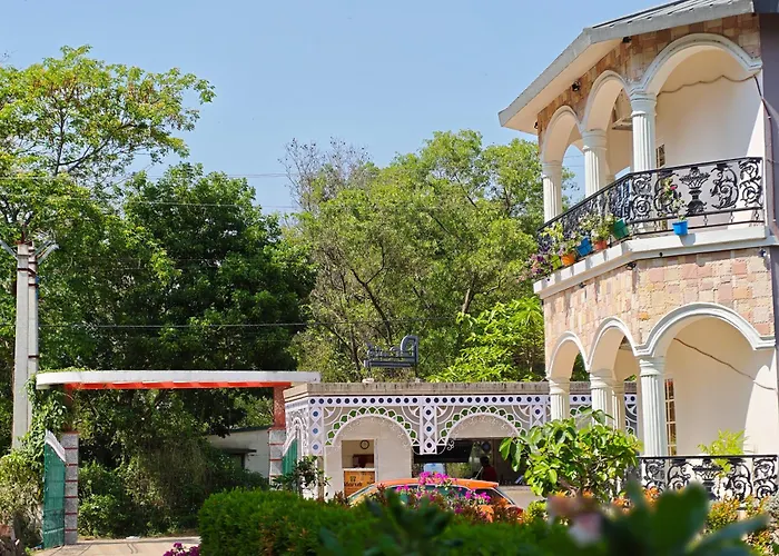 Dip Holidays Shanti Niketan