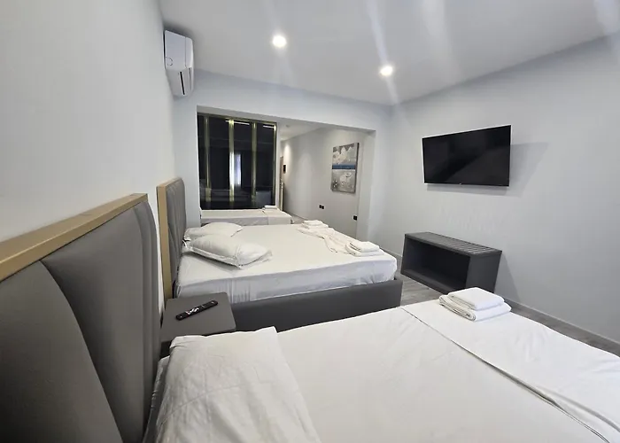 Sunborn Hotel Golem 