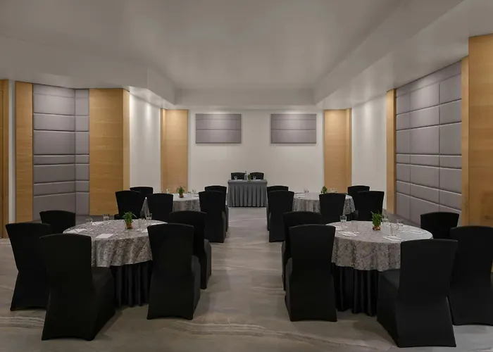 Rakabi The Fern, Igatpuri Hotel