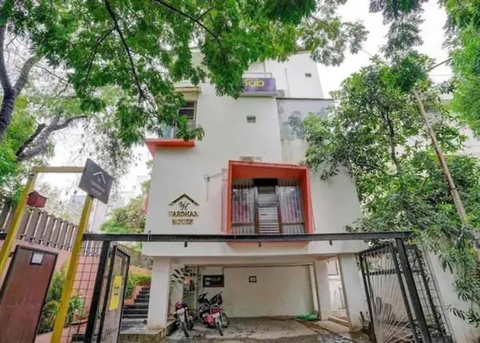Collection O Vardhan House Pune
