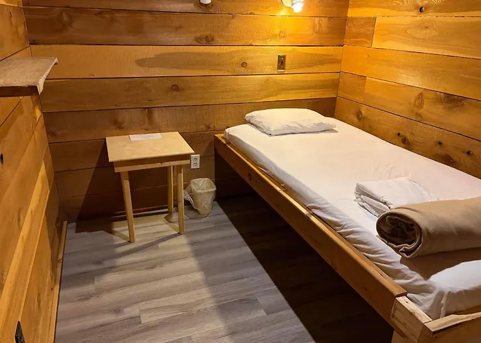The Hiker Huts Hotel Port Renfrew
