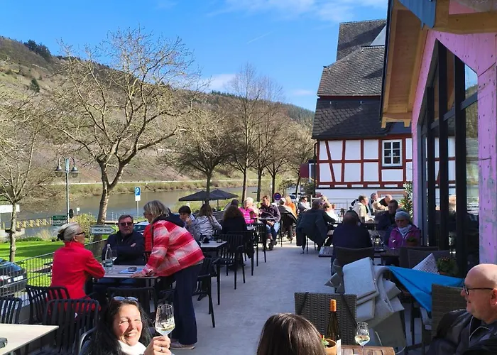 Gästehaus Weingut Schier im Zehnthof Reil