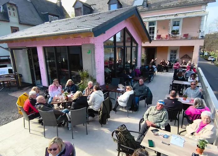 Gästehaus Weingut Schier im Zehnthof Reil