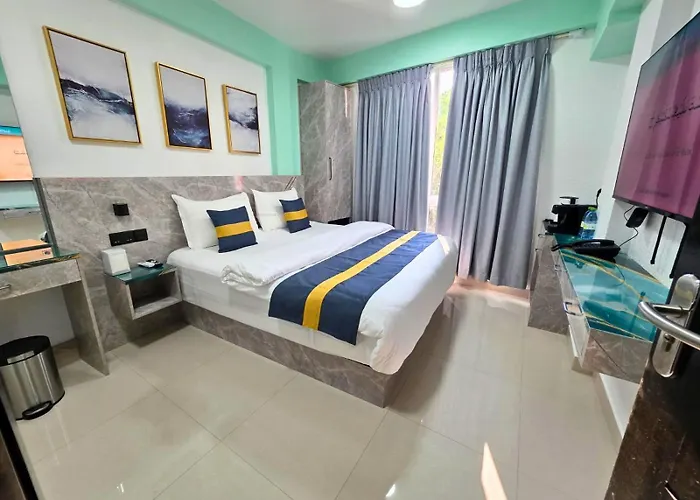 Tour Inn Male