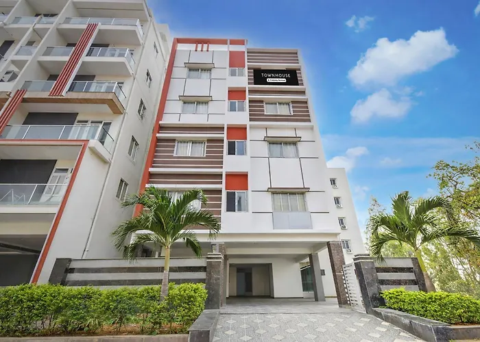 Super Townhouse Financial District Gachibowli Formerly Srinika Inn Hyderabad