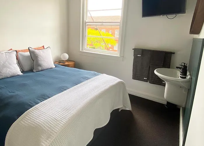 Blues Point Hotel Sidney