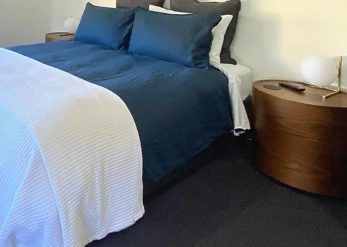Blues Point Hotel Sidney