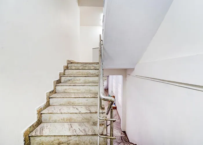 Hotel O Jayam Residency Tiruvottiyur Near Tiruvottriyur Theradi Metro Station Chennai