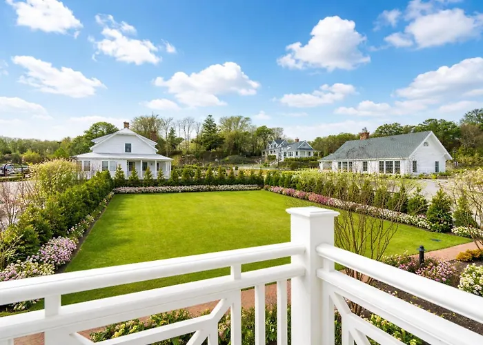 Canoe Place Inn & Cottages Hampton Bays