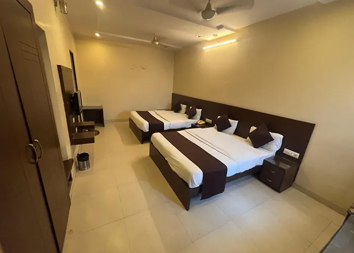 Hotel Raghav Palace 1 Km Jaipur Junction & Bus Stand Sindhi Camp
