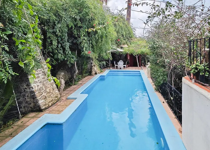Navila Estudio en la piscina Ibiza