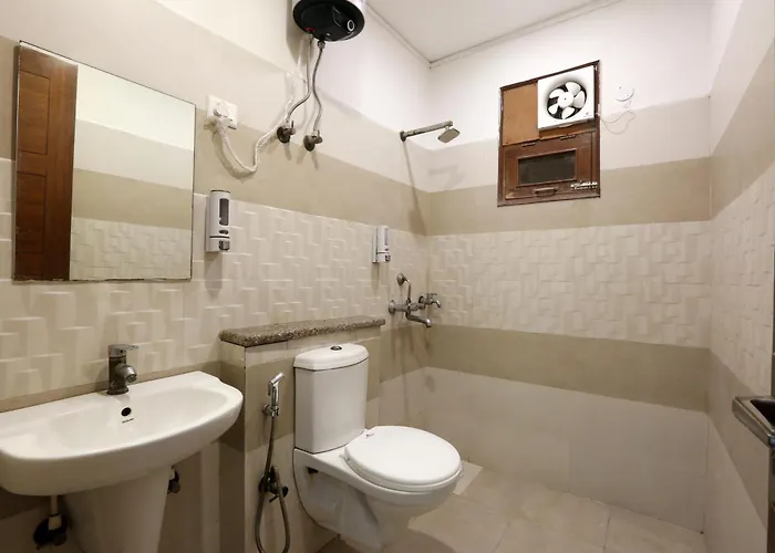 Hotel Ginger Palace By Aura Noida