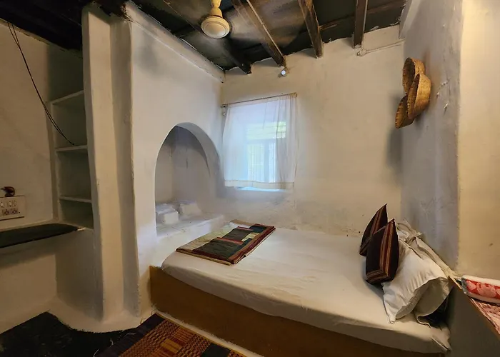 Peshagar Guest House Hampi