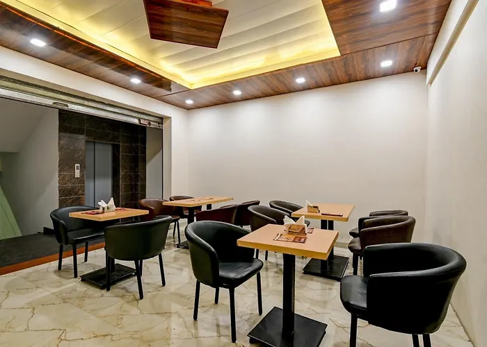 Super Townhouse Oak Armeria Lucknow