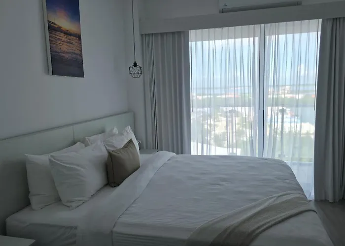 The Watermark Hotel San Pedro 
