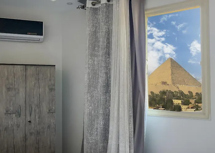 Pyramids Tower View Inn Nazlat as Sammān