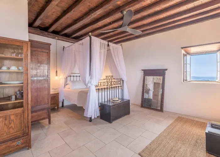 Castrum Traditional Sunset Suites Plaka 