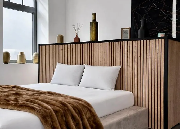 Charleroi Brussels Airport White Castle Bed and Breakfast