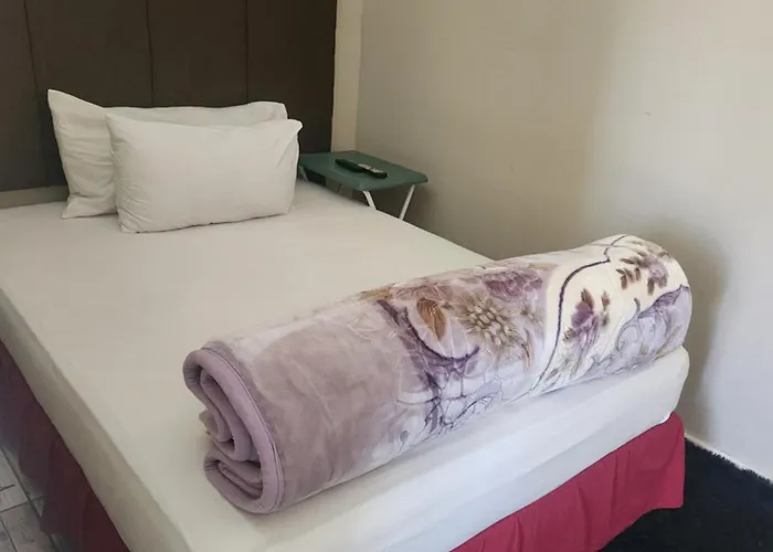 Hunters Nest Guest House Mafikeng