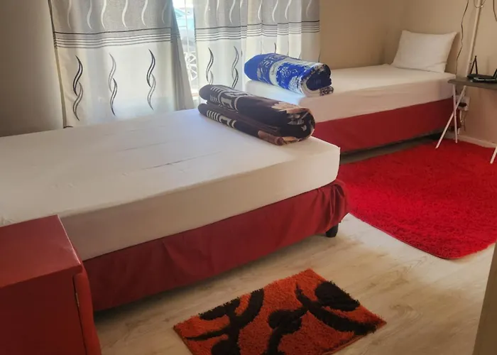 Hunters Nest Guest House Mafikeng